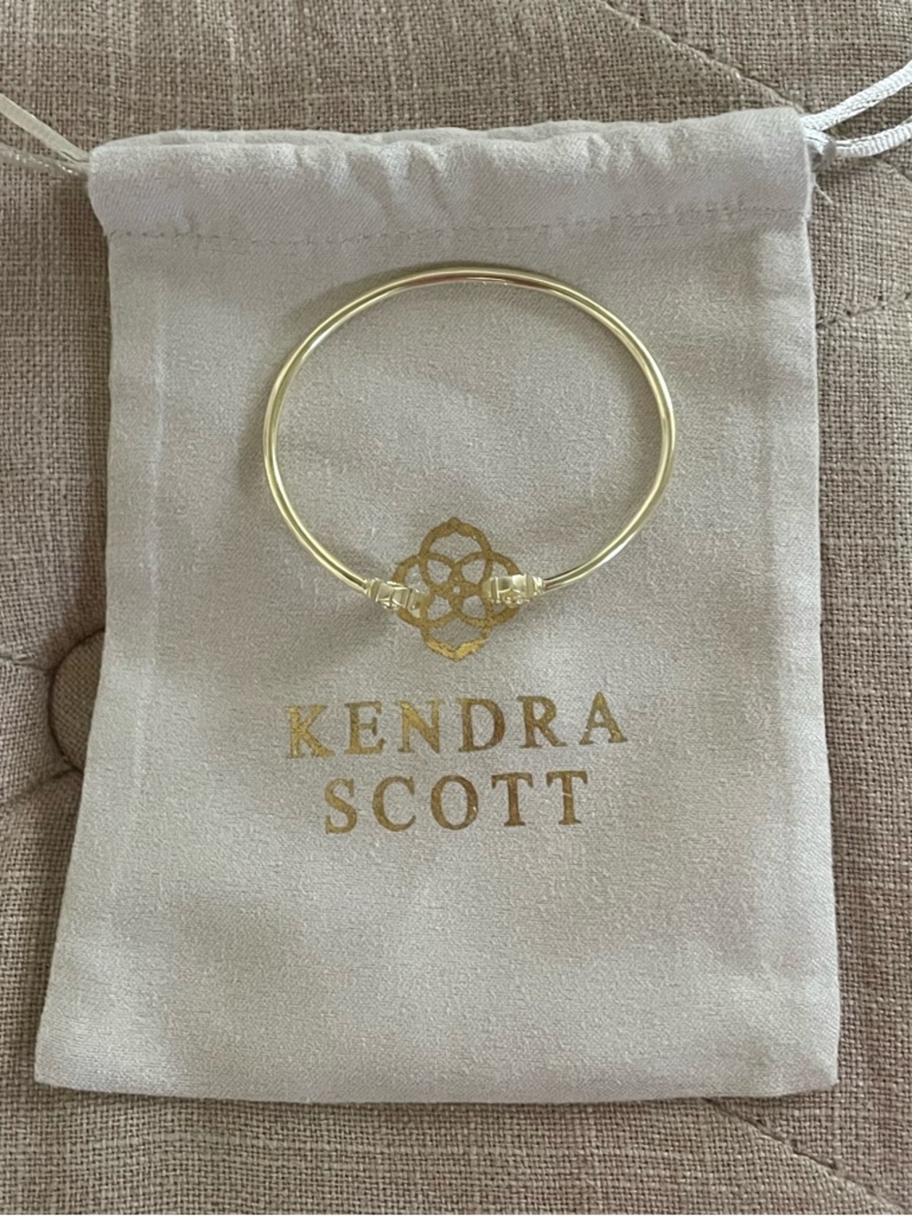 NWOT Kendra Scott Gold Rue Pinch Cuff Bracelet - Picture 2 of 3